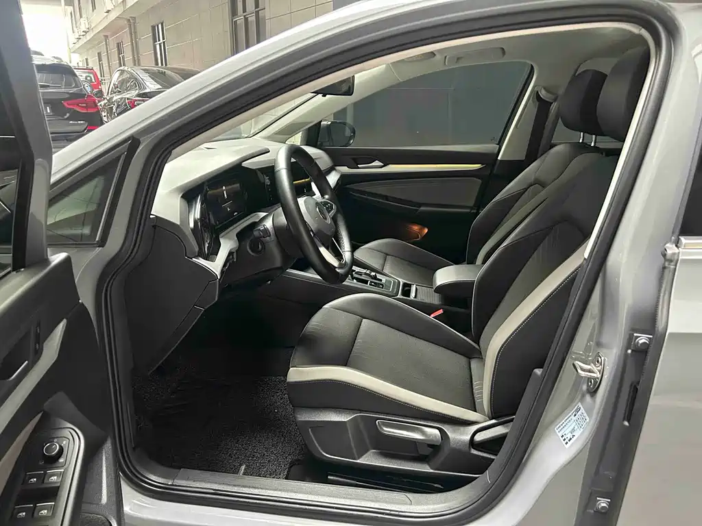 Volkswagen Golf 2021 280TSI DSG Pro Launch Edition 2021 - thumbnail 5