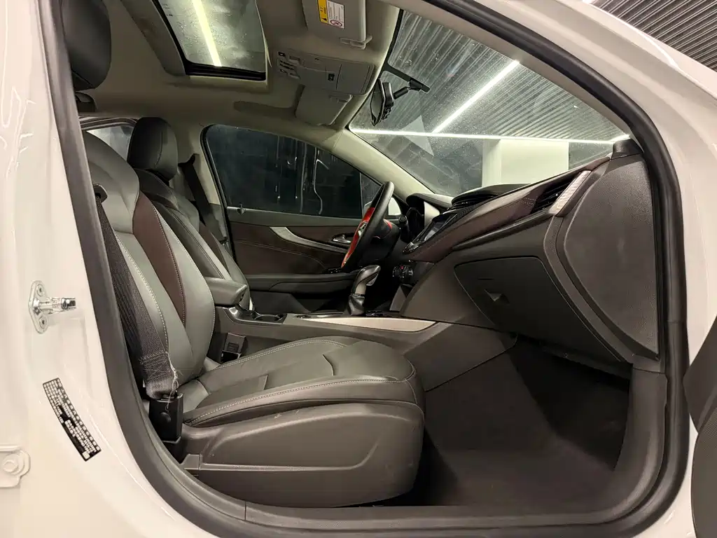 Chevrolet Malibu 2018 530T Automatic Luxury Edition 2019 - thumbnail 11