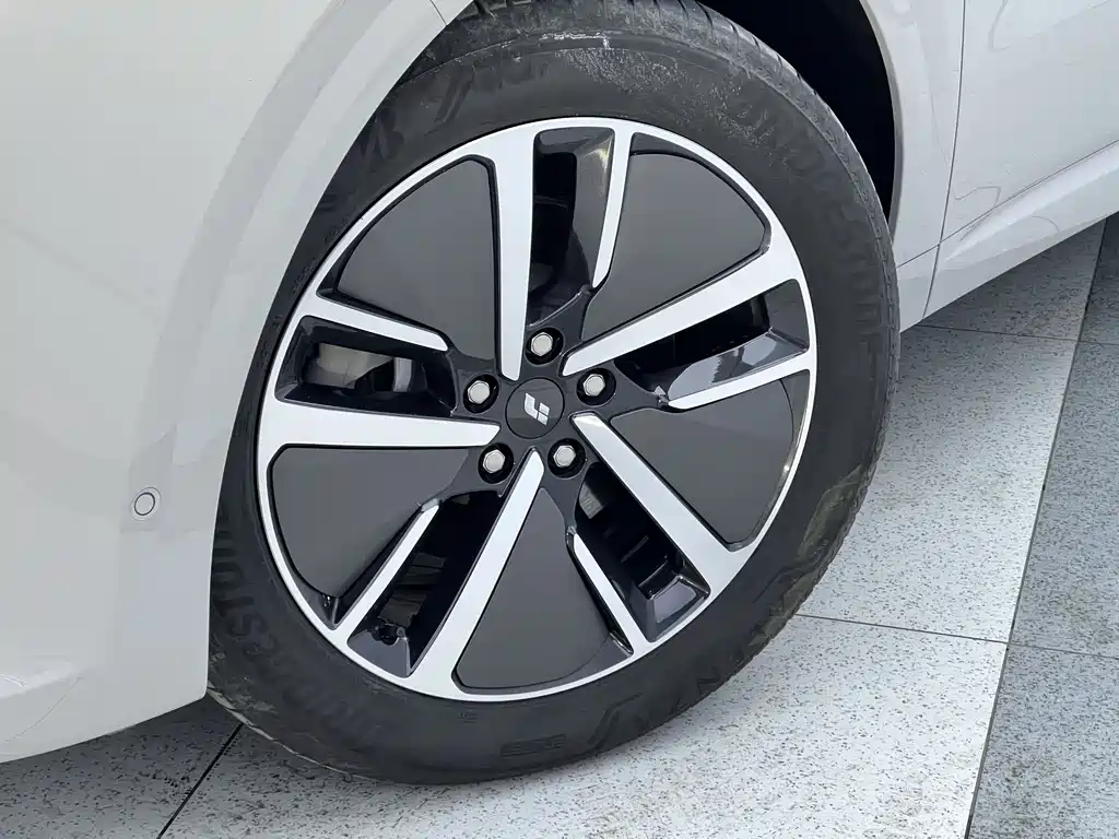 Li Auto Li L6 2024 Pro 2025 - thumbnail 6