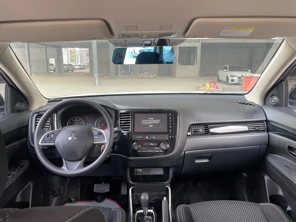 Mitsubishi Outlander 2021 Model Year Refresh 2.0L Front-Wheel Drive Comfort Edition 5-Seat 2022 - thumbnail 20
