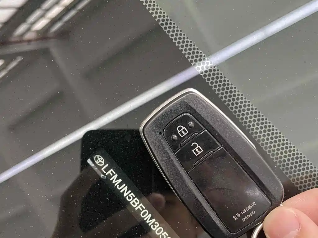 Toyota RAV4 2021 2.0L CVT AWD Premium Edition 2021 - thumbnail 8