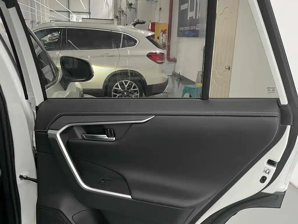 Toyota RAV4 2021 2.0L CVT AWD Premium Edition 2021 - thumbnail 13