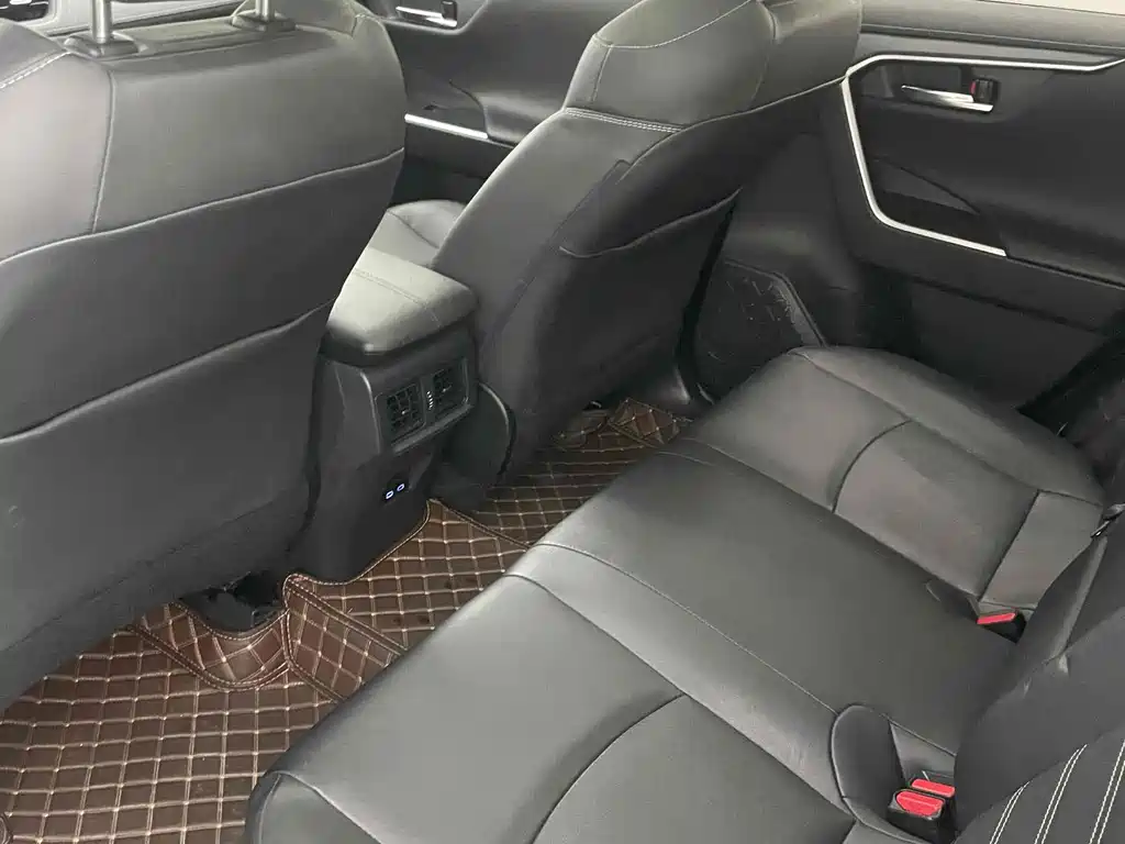 Toyota RAV4 2021 2.0L CVT AWD Premium Edition 2021 - thumbnail 16