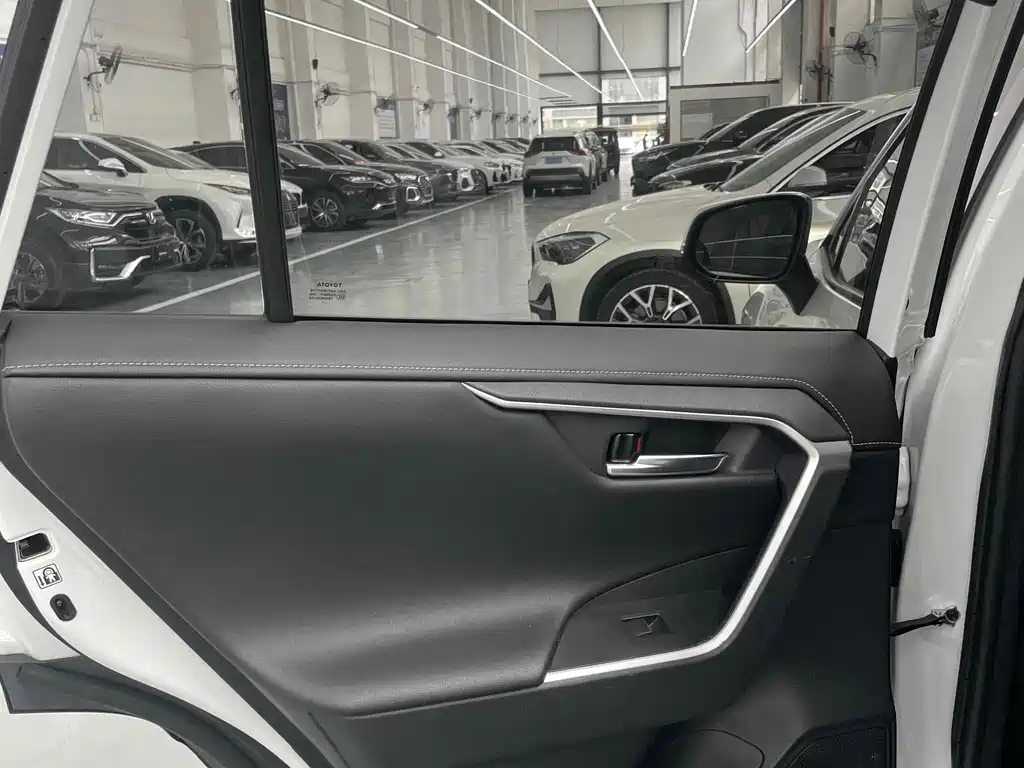 Toyota RAV4 2021 2.0L CVT AWD Premium Edition 2021 - thumbnail 17