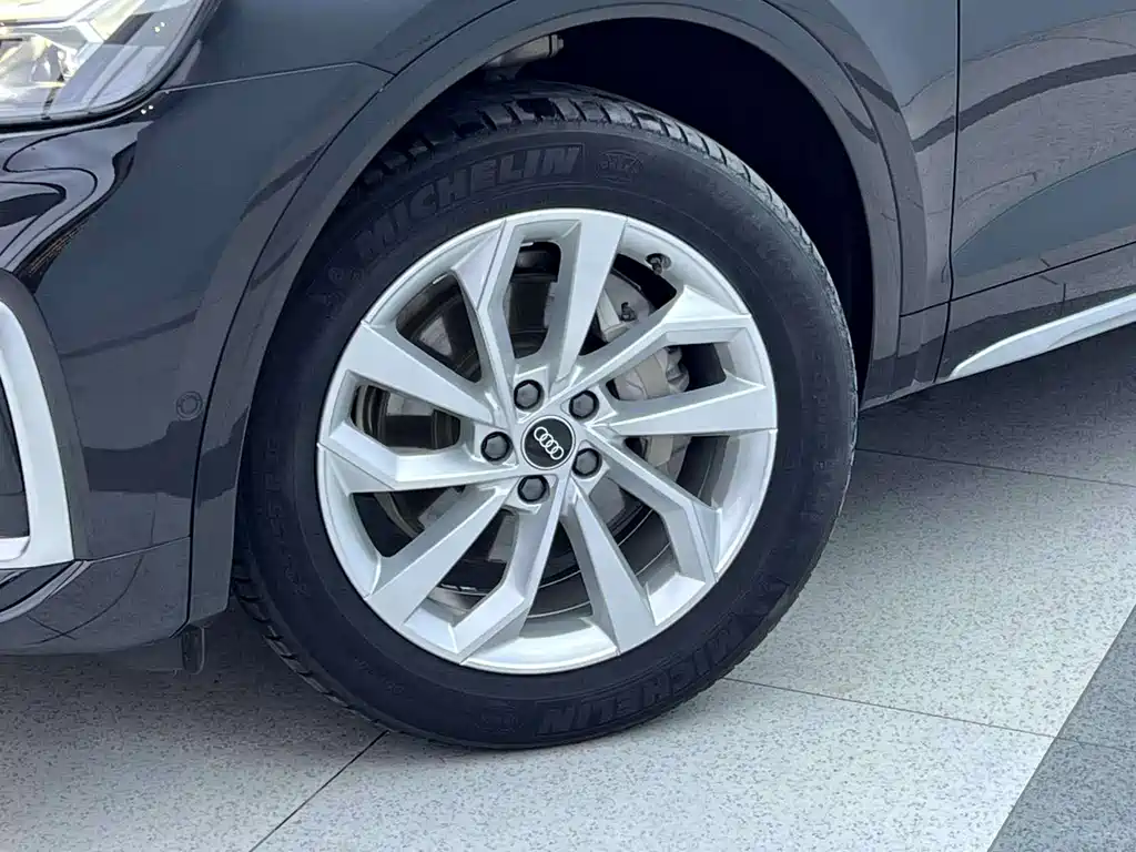 Audi Audi Q5L 2025 45th Anniversary Edition 40 TFSI Fashion Dynamic Model 2026 - thumbnail 6