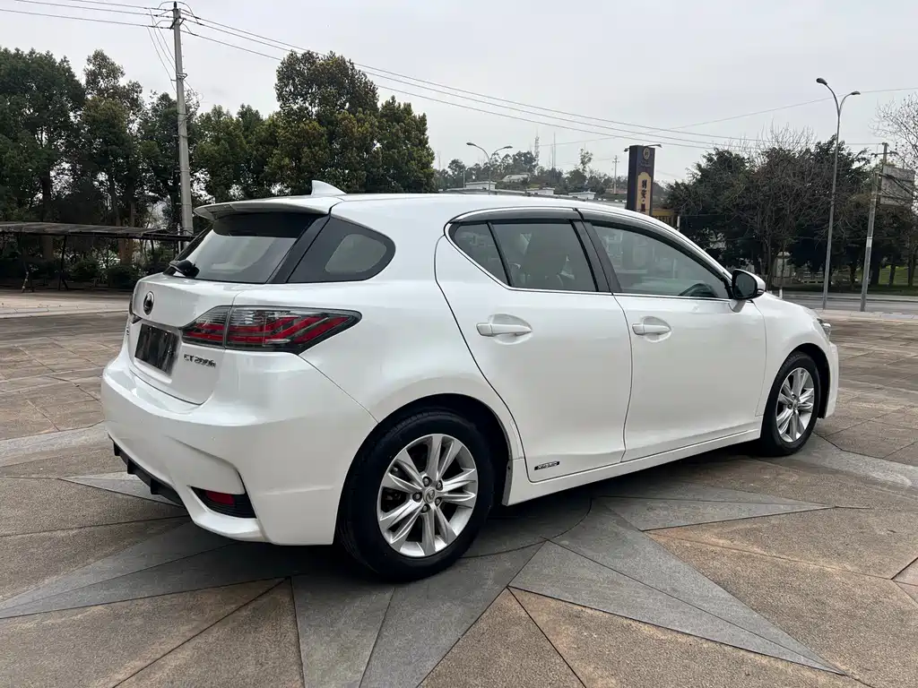 Lexus Lexus CT 2014 CT200h Comfort Version Monotone 2017 - thumbnail 4
