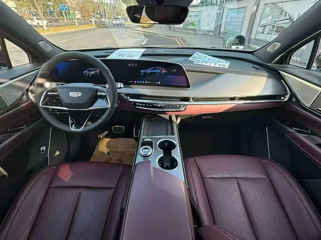Cadillac Cadillac XT5 2025 2.0T Platinum Edition 2024 - thumbnail 5