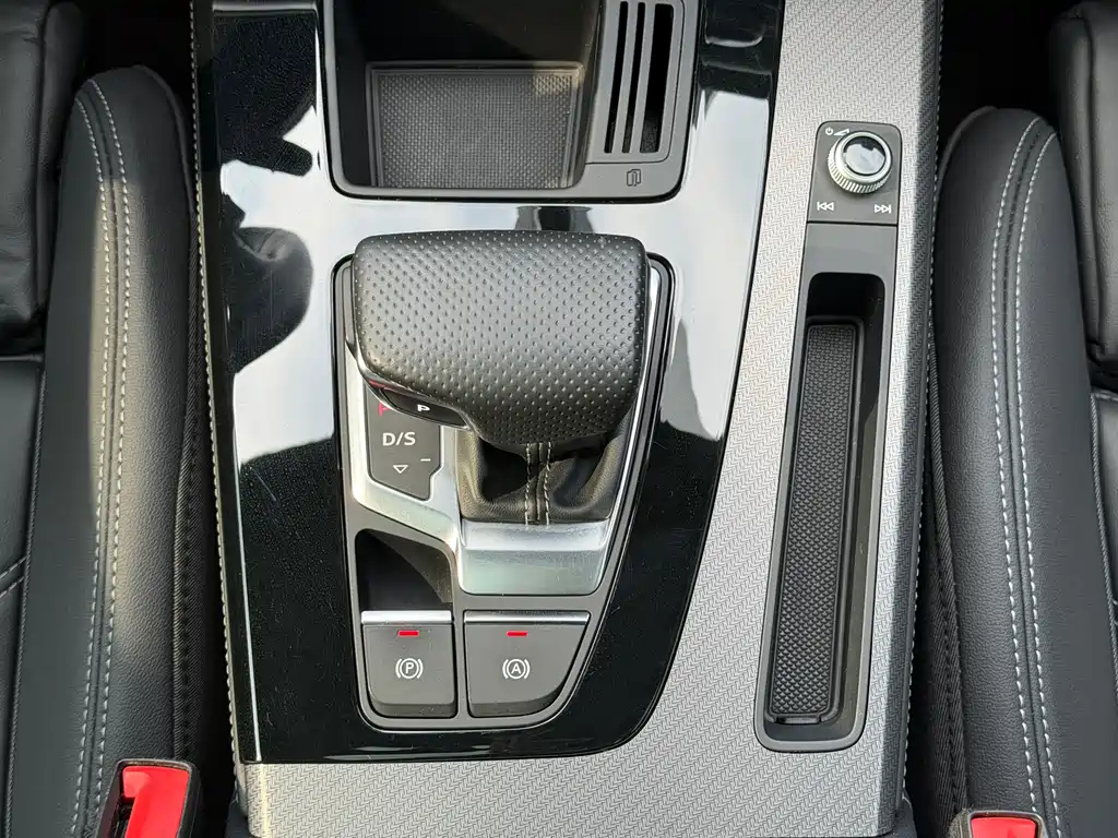 Audi Audi Q5L 2024 40 TFSI Luxury Dynamic Model 2024 - thumbnail 17