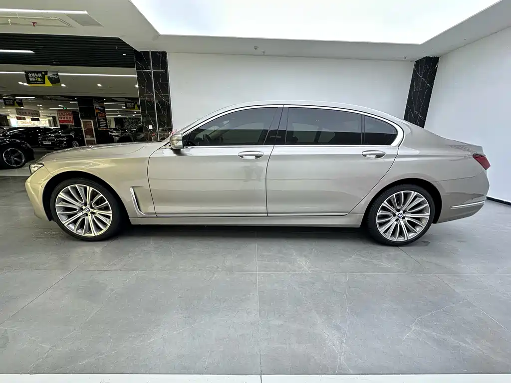 BMW BMW 7 Series 2021 740Li Leading Model M Sport Package 2022 - thumbnail 5