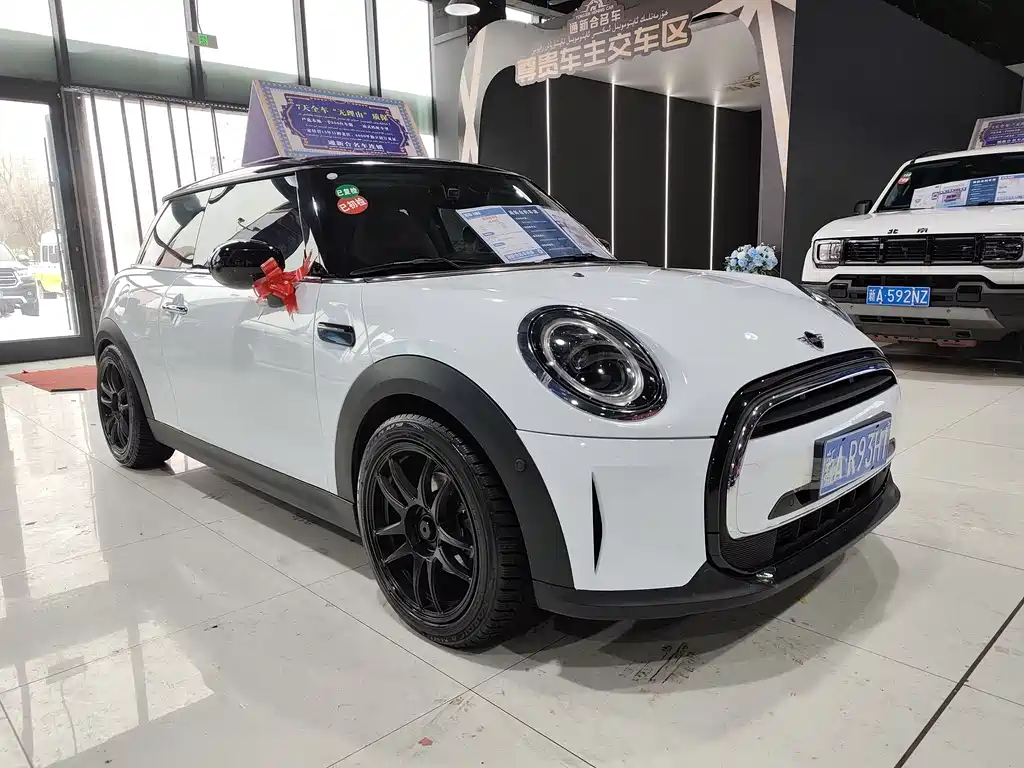 MINI MINI 2022 Facelift 1.5T COOPER Artist 2022 - thumbnail 3