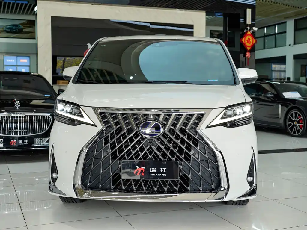 Lexus Lexus LM 300h 7-seater Elegant Version 2020 Model 2021 - thumbnail 2