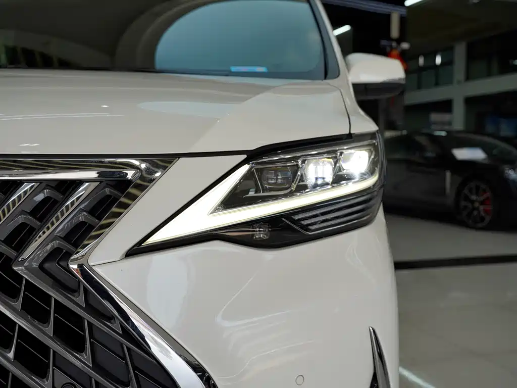 Lexus Lexus LM 300h 7-seater Elegant Version 2020 Model 2021 - thumbnail 18