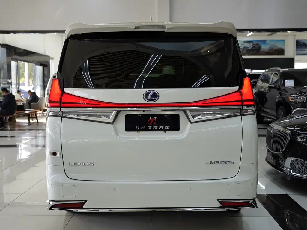 Lexus Lexus LM 300h 7-seater Elegant Version 2020 Model 2021 - thumbnail 21