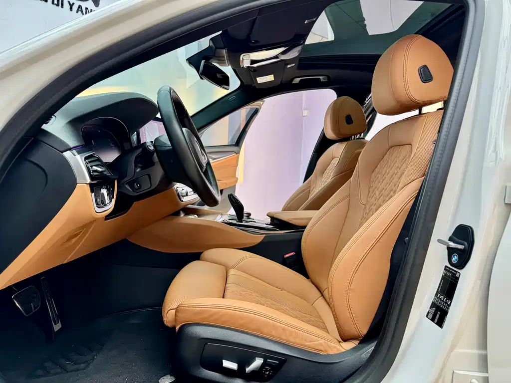 BMW BMW 5 Series Import 2021 Model 525i M Sport Package 2021 - thumbnail 7