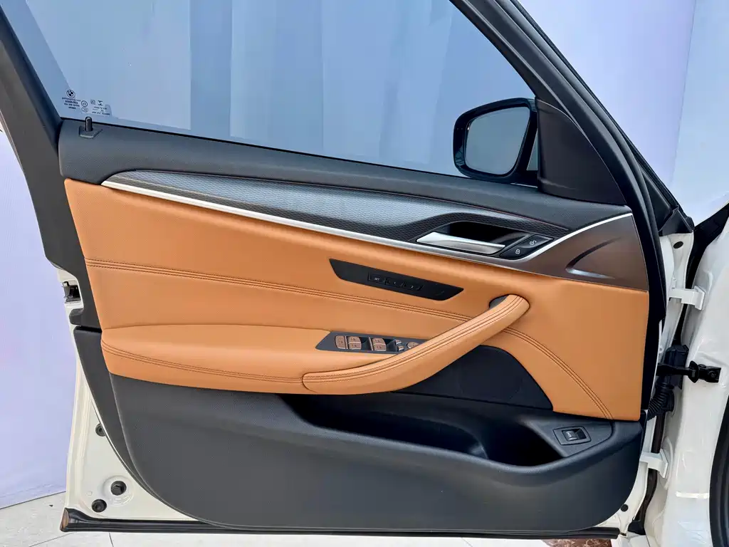 BMW BMW 5 Series Import 2021 Model 525i M Sport Package 2021 - thumbnail 9
