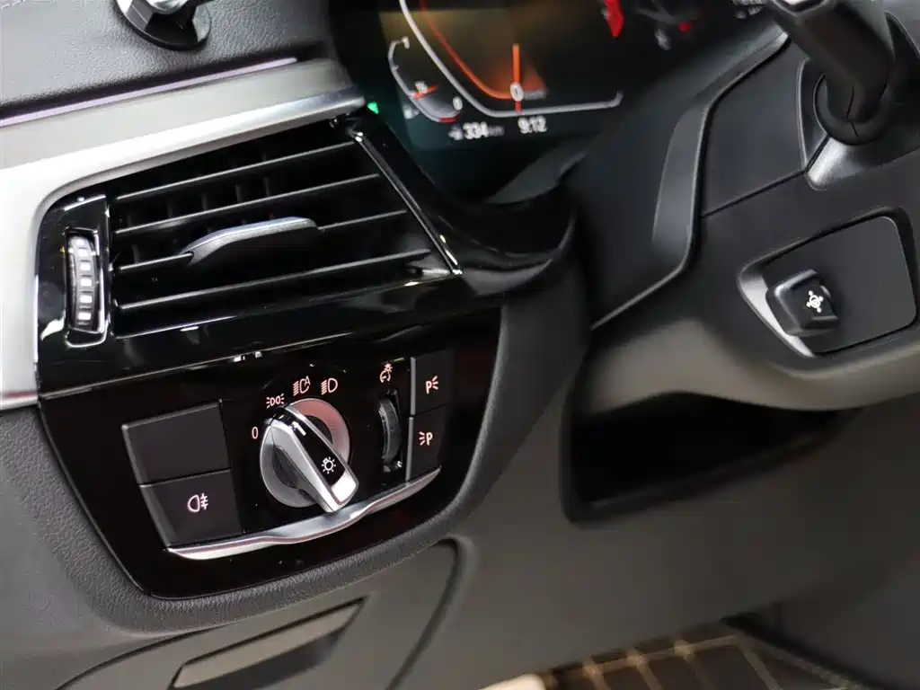 BMW BMW 5 Series 2022 Model Year Facelift 530Li Leading Edition Luxury Package 2022 - thumbnail 10