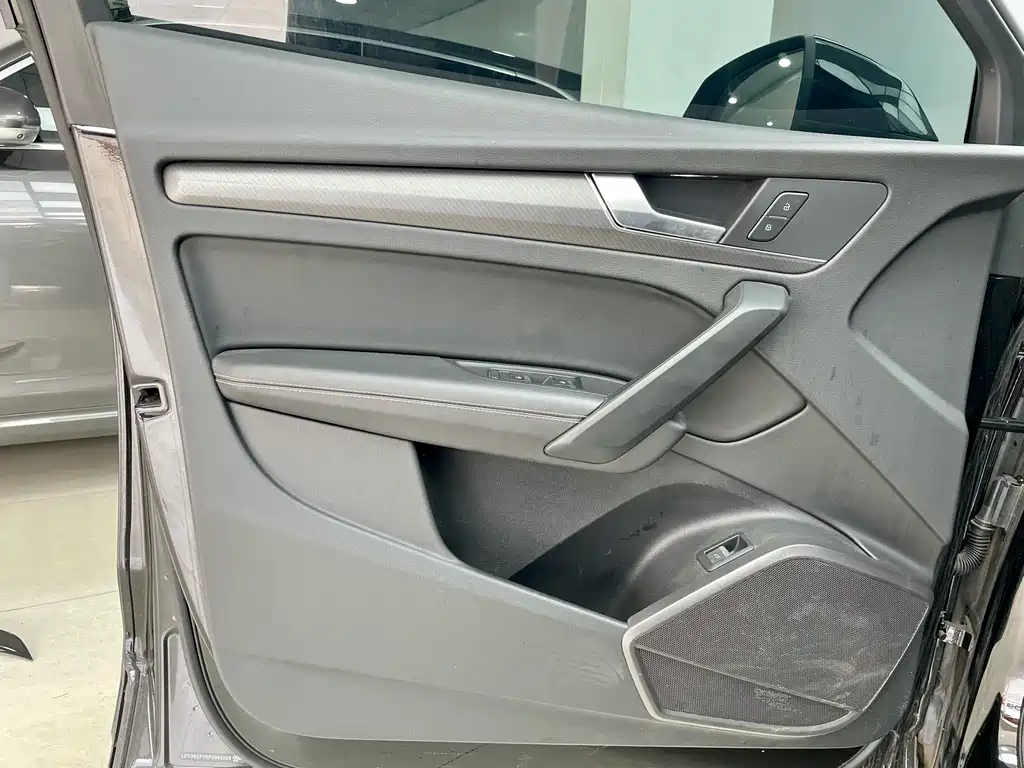 Audi Audi Q5L 2022 40T Premium Dynamic Model 2023 - thumbnail 7