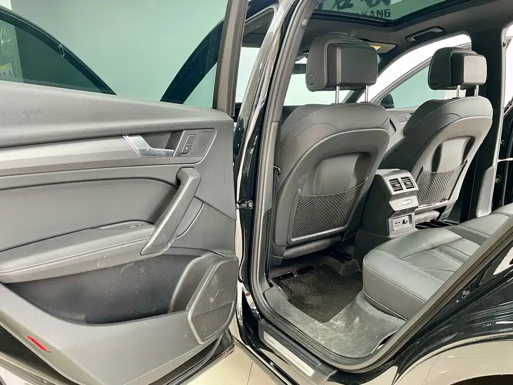 Audi Audi Q5L 2022 40T Premium Dynamic Model 2023 - thumbnail 9