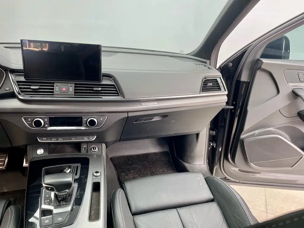 Audi Audi Q5L 2022 40T Premium Dynamic Model 2023 - thumbnail 18