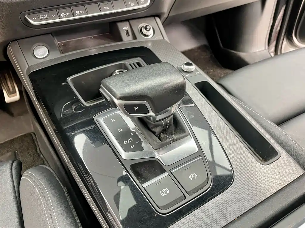 Audi Audi Q5L 2022 40T Premium Dynamic Model 2023 - thumbnail 19