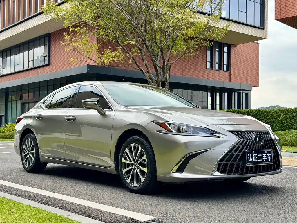 Lexus Lexus ES 200 Premium 2024 Model 2024 - thumbnail 3