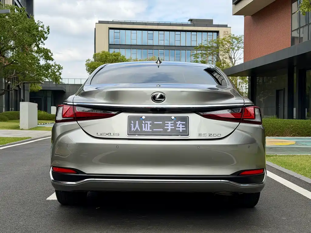 Lexus Lexus ES 200 Premium 2024 Model 2024 - thumbnail 7