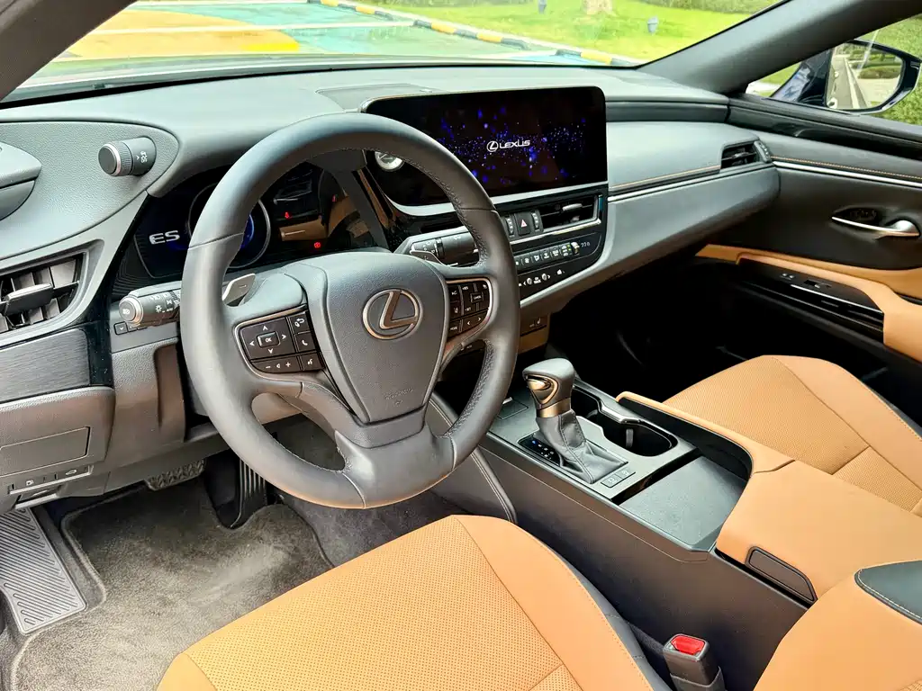 Lexus Lexus ES 200 Premium 2024 Model 2024 - thumbnail 11