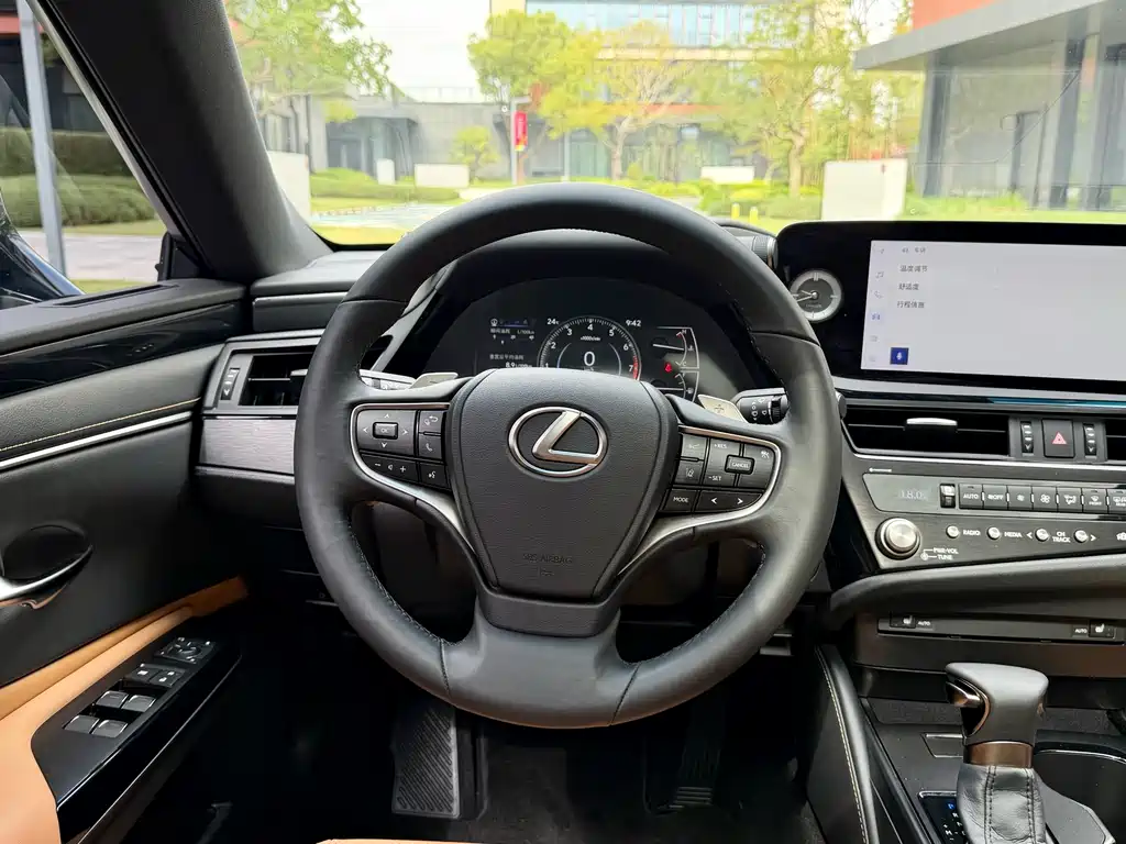 Lexus Lexus ES 200 Premium 2024 Model 2024 - thumbnail 14