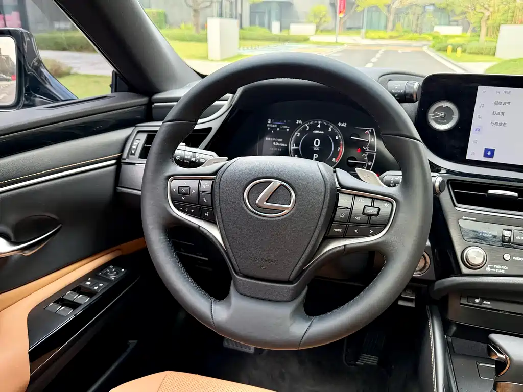 Lexus Lexus ES 200 Premium 2024 Model 2024 - thumbnail 15