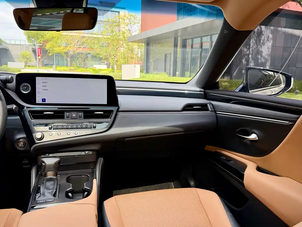 Lexus Lexus ES 200 Premium 2024 Model 2024 - thumbnail 19