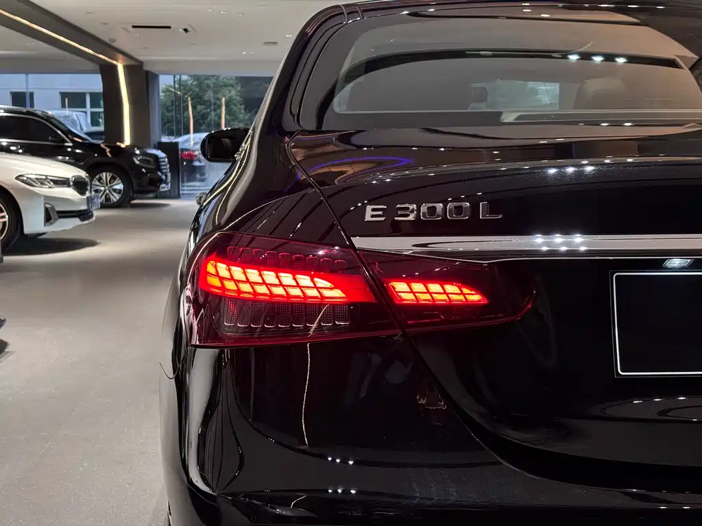 Mercedes-Benz Mercedes-Benz E-Class 2023 E 300 L Fashion Edition 2023 - thumbnail 24