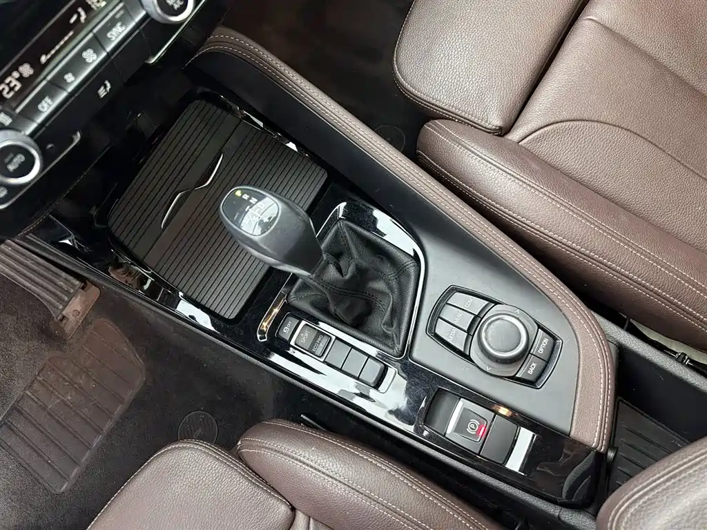 BMW BMW X1 2019 sDrive18Li Premium Model 2019 - thumbnail 13