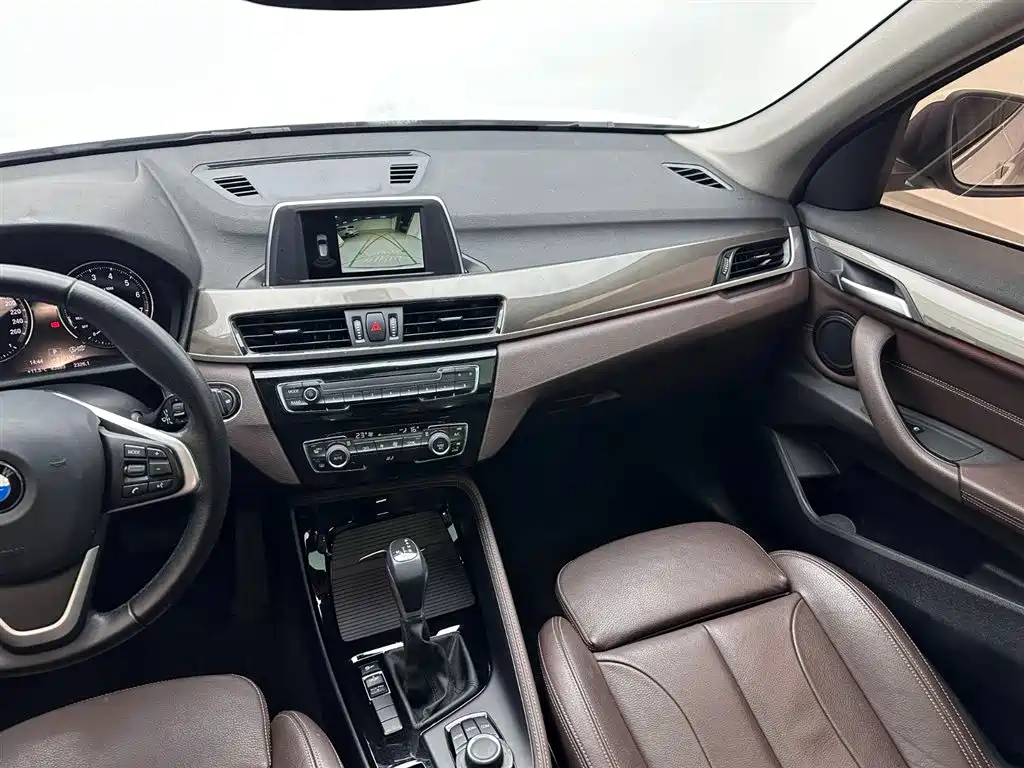 BMW BMW X1 2019 sDrive18Li Premium Model 2019 - thumbnail 14