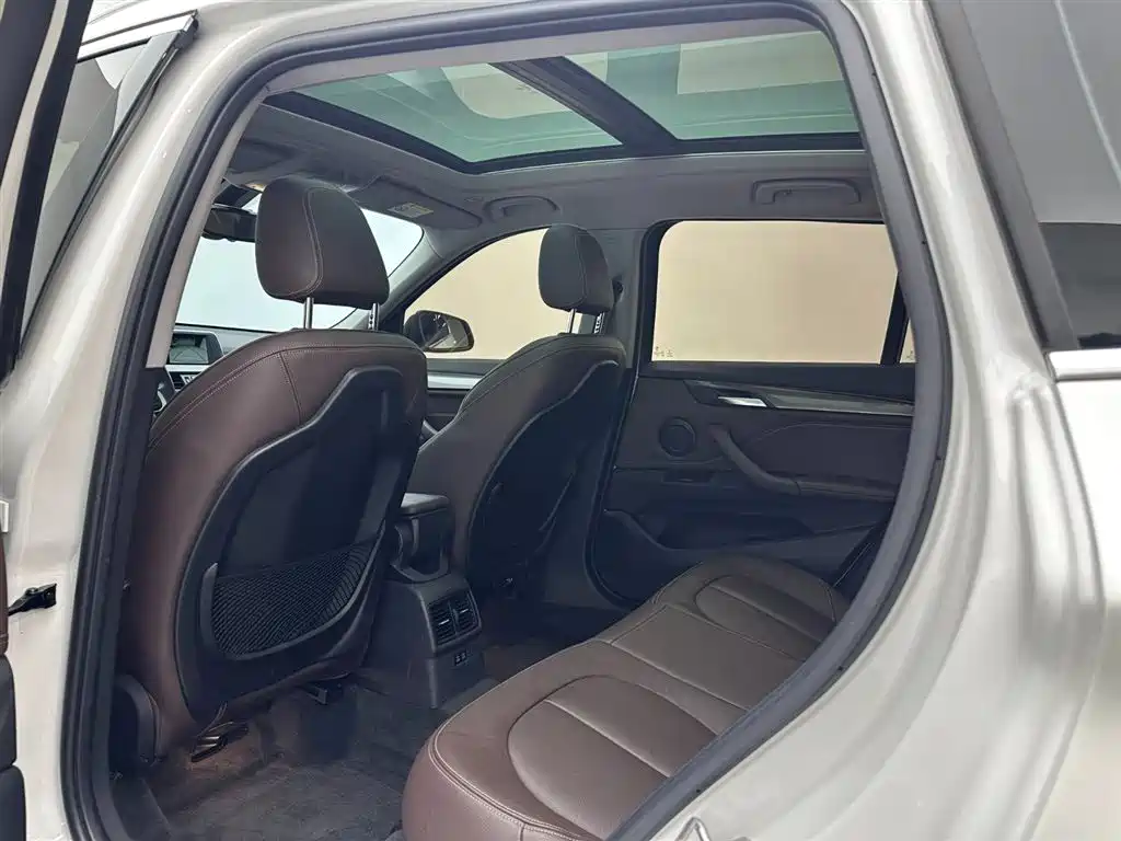 BMW BMW X1 2019 sDrive18Li Premium Model 2019 - thumbnail 20