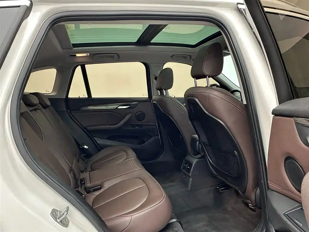 BMW BMW X1 2019 sDrive18Li Premium Model 2019 - thumbnail 21
