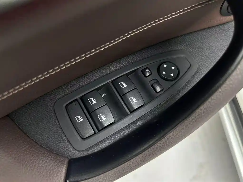 BMW BMW X1 2019 sDrive18Li Premium Model 2019 - thumbnail 22