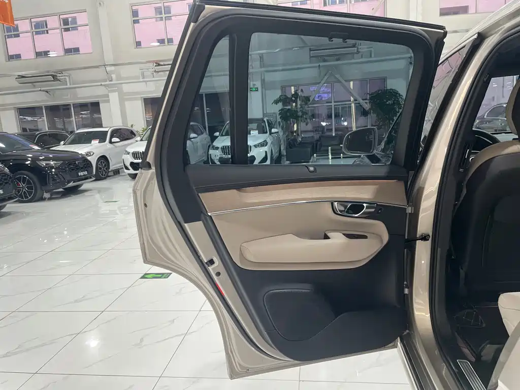 Volvo Volvo XC90 2025 Model Year Facelift B6 Inscription Luxury 6-Seat 2025 - thumbnail 23