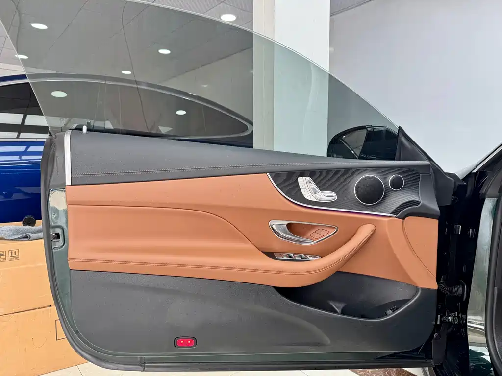 Mercedes-Benz Mercedes-Benz E-Class Coupe E 260 2020 2020 - thumbnail 8