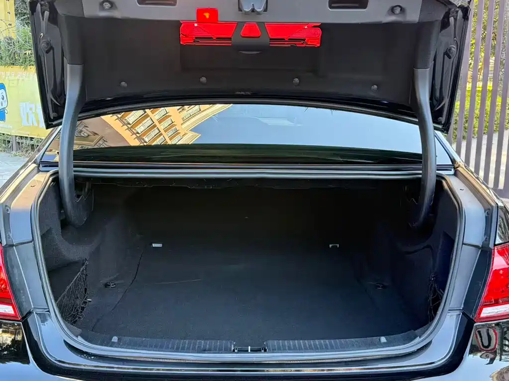 Mercedes-Benz Mercedes-Benz E-Class 2015 E 320 L Luxury 4MATIC 2014 - thumbnail 21