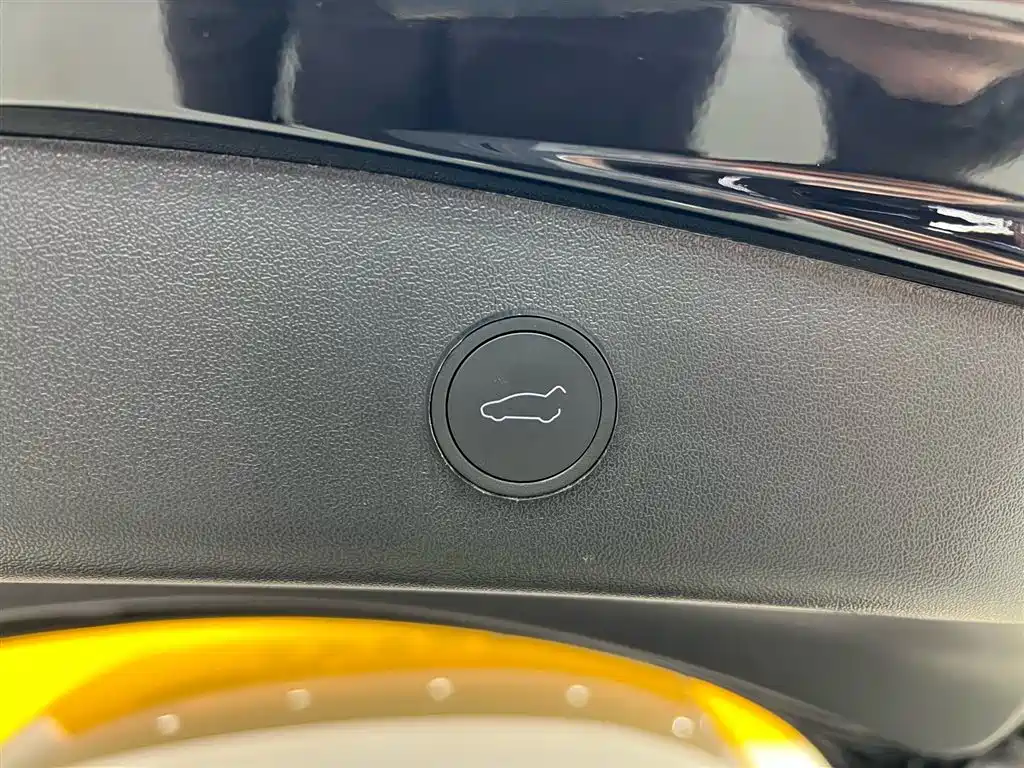 Tesla Model 3 Rear-Wheel Drive 2022 2023 - thumbnail 28