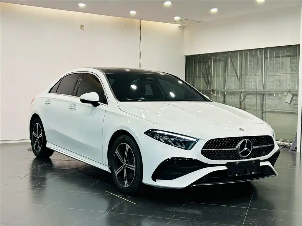 Mercedes-Benz Mercedes-Benz A-Class 2023 A 200 L Fashion Edition 2023 - thumbnail 2