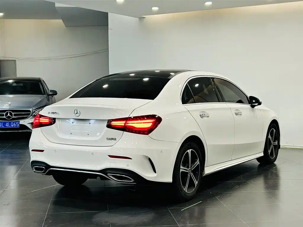 Mercedes-Benz Mercedes-Benz A-Class 2023 A 200 L Fashion Edition 2023 - thumbnail 4