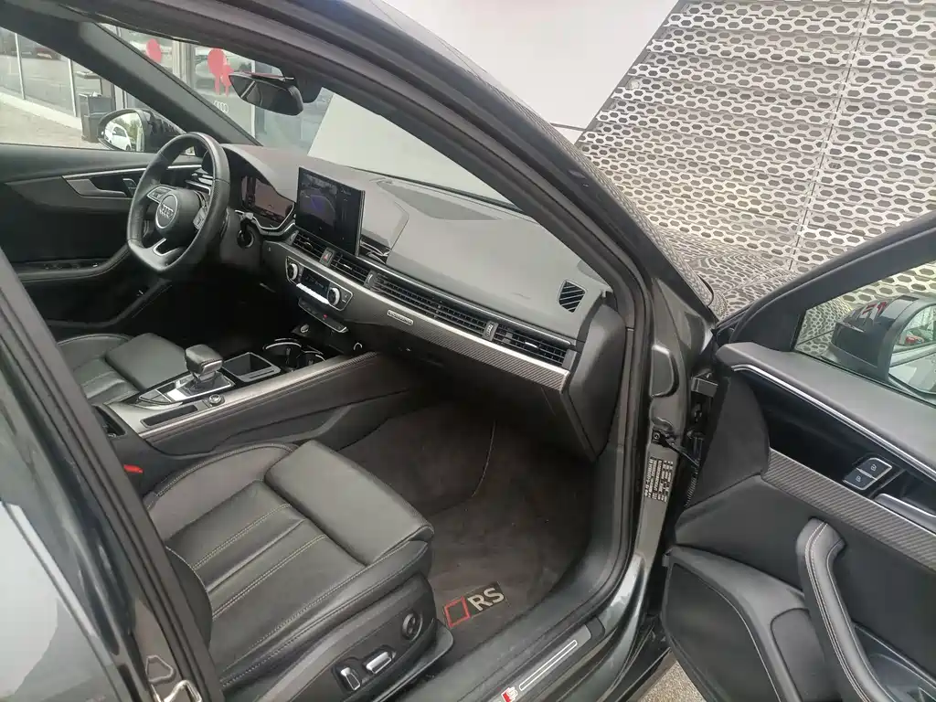 Audi Audi A4L 2024 40 TFSI quattro RS Sport Package 2024 - thumbnail 6