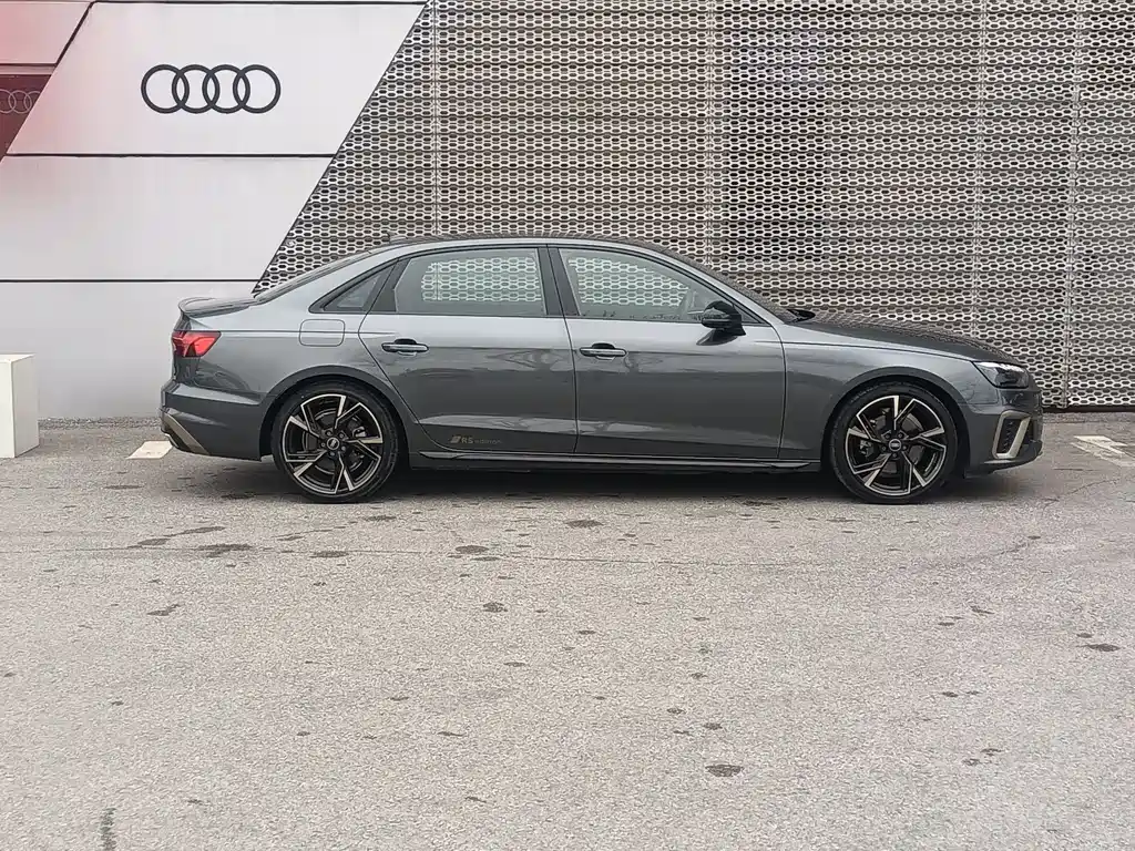 Audi Audi A4L 2024 40 TFSI quattro RS Sport Package 2024 - thumbnail 8