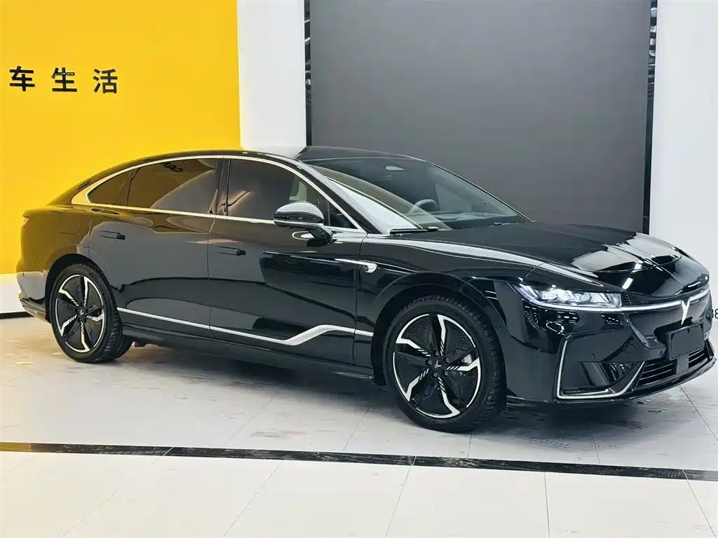 Lantu Auto Lantu Zhui Guang 2023 Model Four-Wheel Drive Long Range Version 2024 - thumbnail 2
