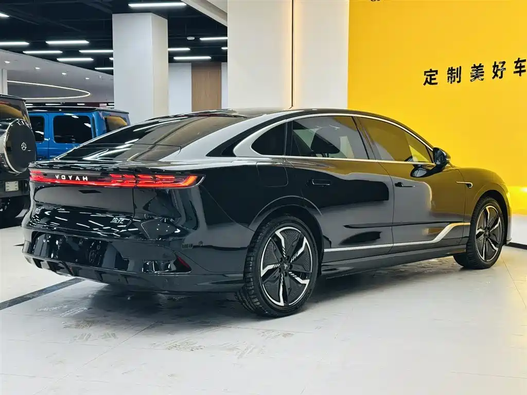 Lantu Auto Lantu Zhui Guang 2023 Model Four-Wheel Drive Long Range Version 2024 - thumbnail 5