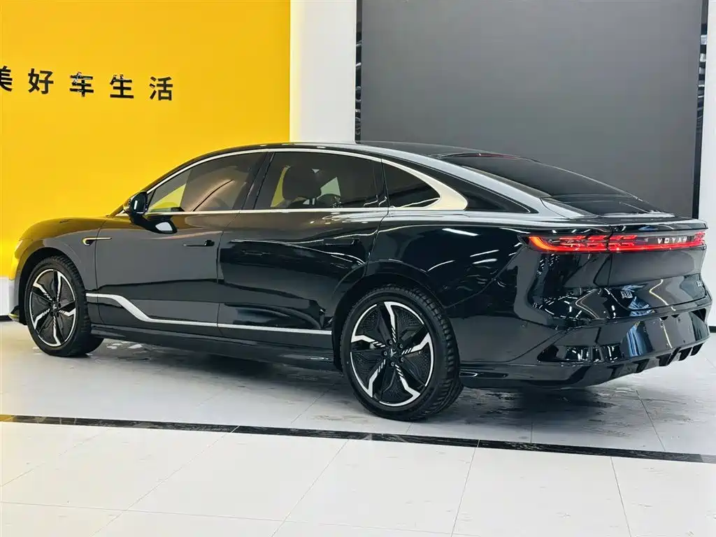 Lantu Auto Lantu Zhui Guang 2023 Model Four-Wheel Drive Long Range Version 2024 - thumbnail 7