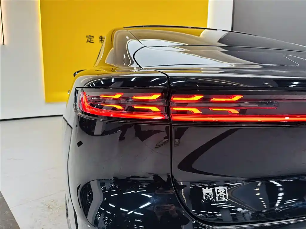 Lantu Auto Lantu Zhui Guang 2023 Model Four-Wheel Drive Long Range Version 2024 - thumbnail 9