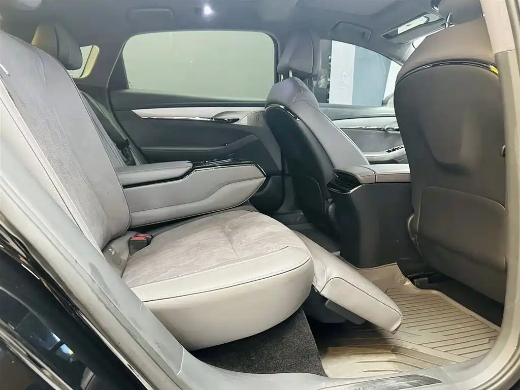 Lantu Auto Lantu Zhui Guang 2023 Model Four-Wheel Drive Long Range Version 2024 - thumbnail 16