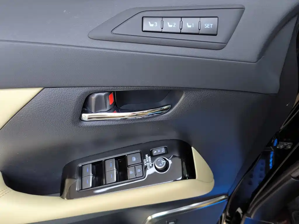 Toyota Alphard 2021 Crown Hybrid 2.5L HV Royal Edition 2022 - thumbnail 20